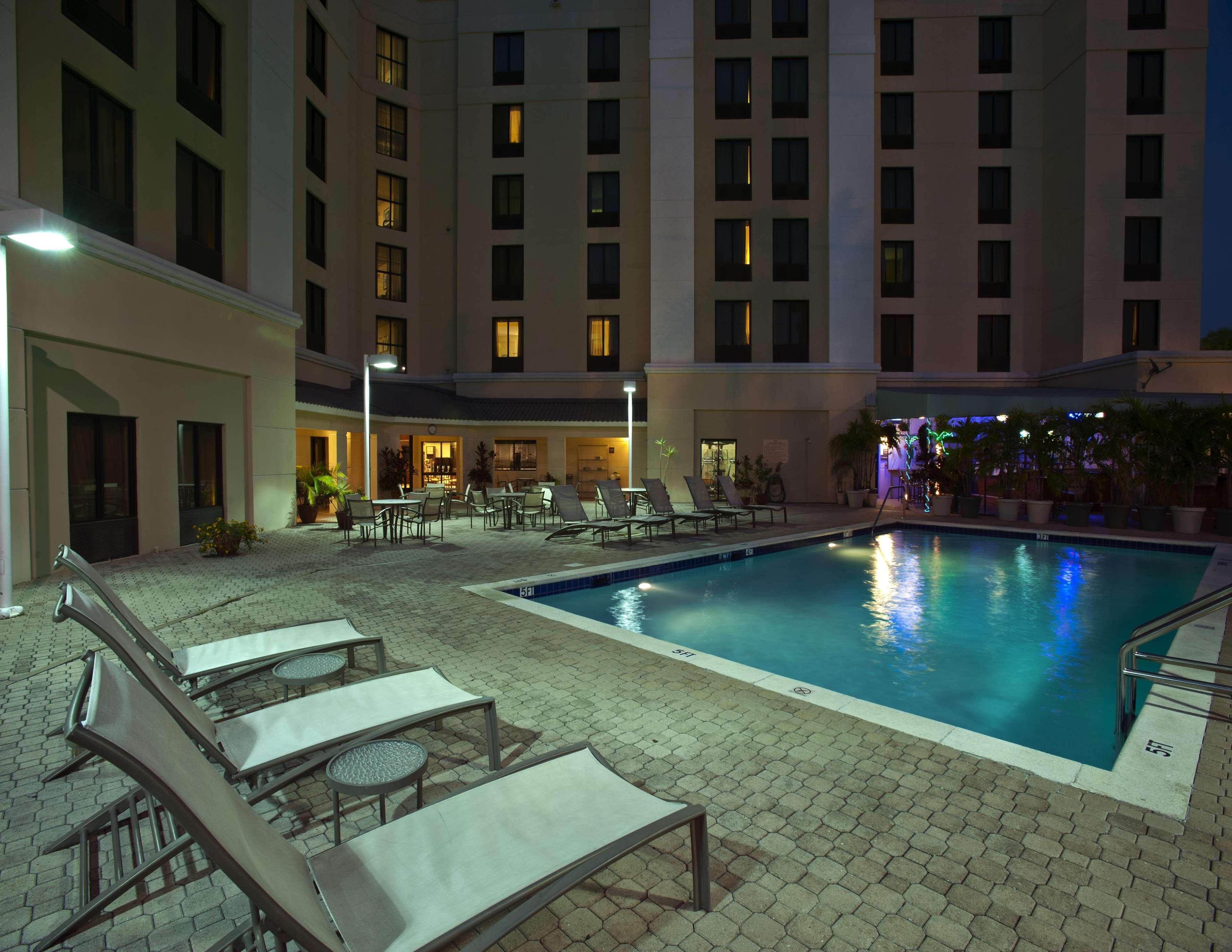 Hampton Inn & Suites Miami-Doral Dolphin Mall Sweetwater Exterior foto