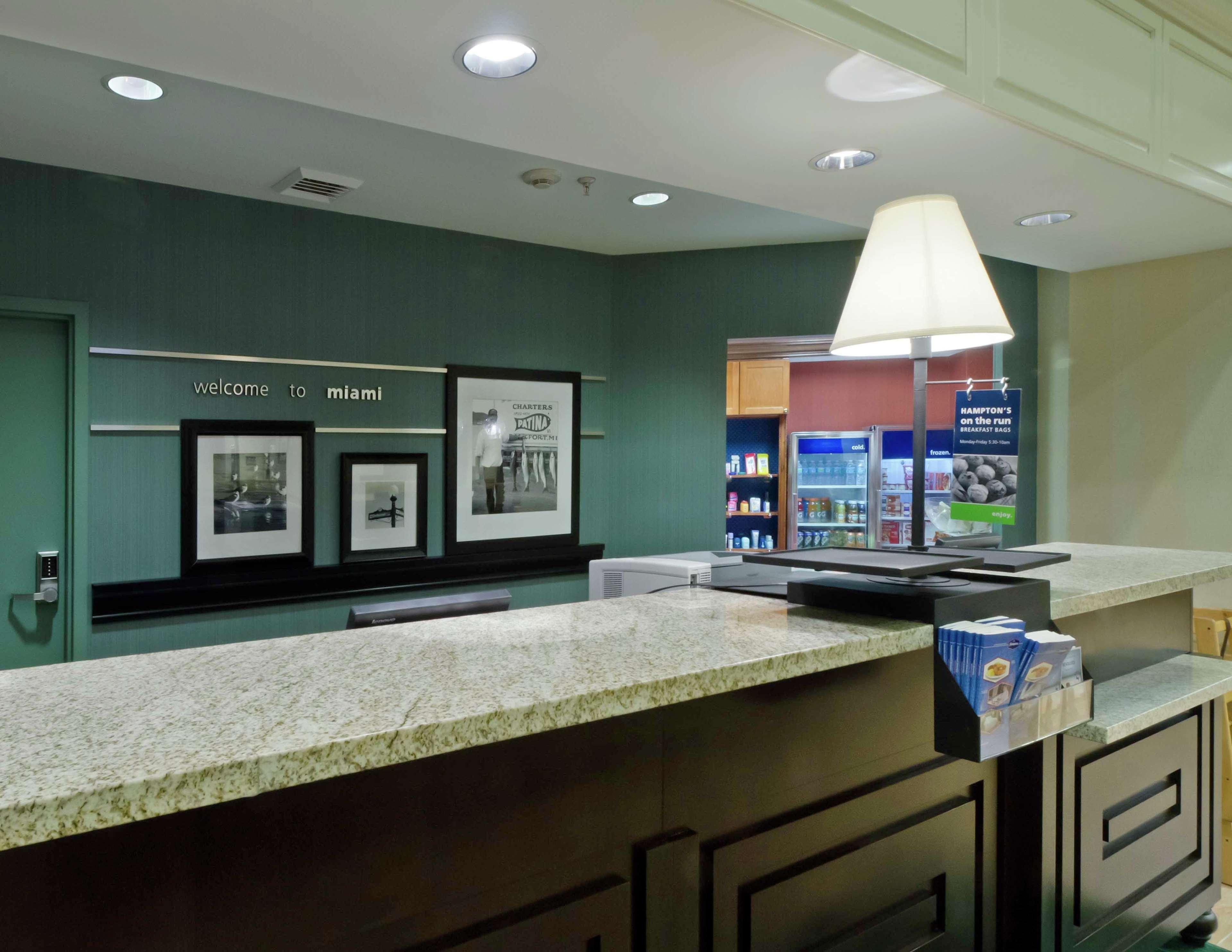 Hampton Inn & Suites Miami-Doral Dolphin Mall Sweetwater Exterior foto