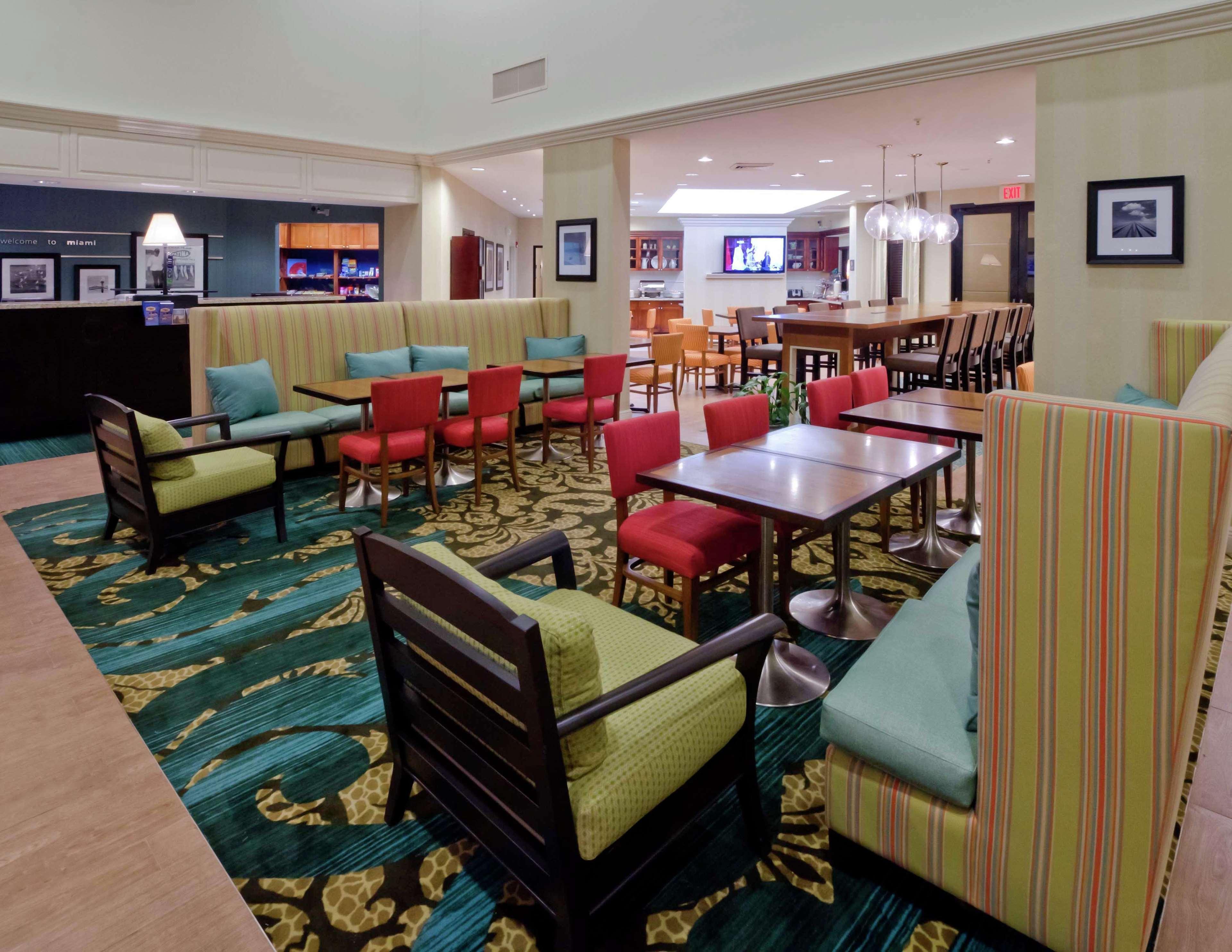 Hampton Inn & Suites Miami-Doral Dolphin Mall Sweetwater Exterior foto