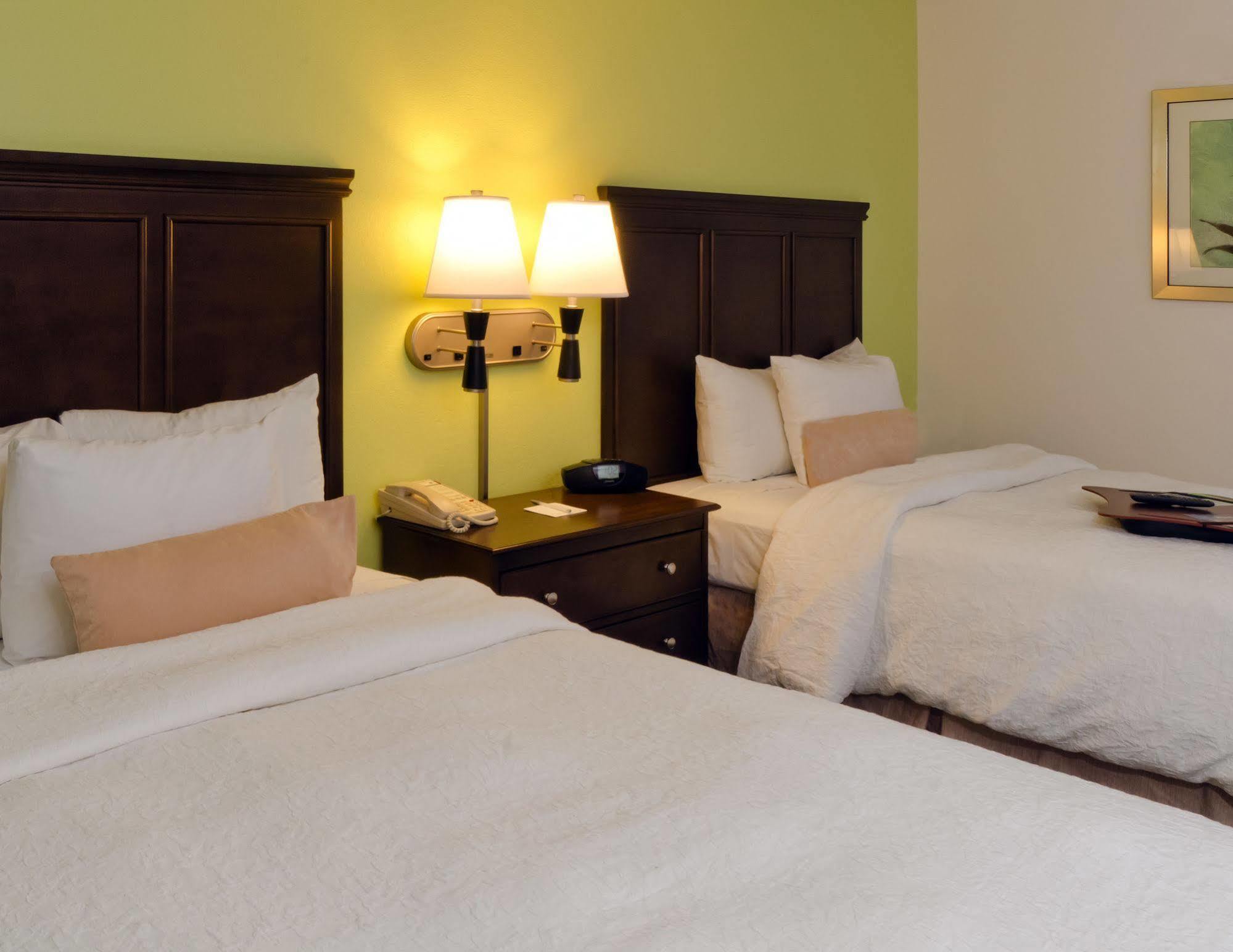 Hampton Inn & Suites Miami-Doral Dolphin Mall Sweetwater Exterior foto